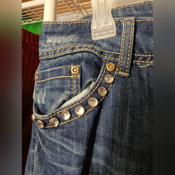 Stylish Blue Jeans with Studded Details - Picture 2 of 7